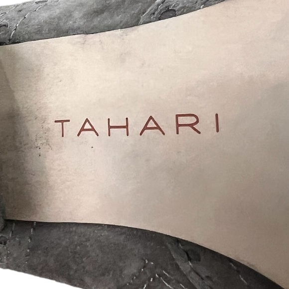 Tahari Gray Joshua Suede Block Heel Ankle Booties Size 9 Women’s - Picture 2 of 10